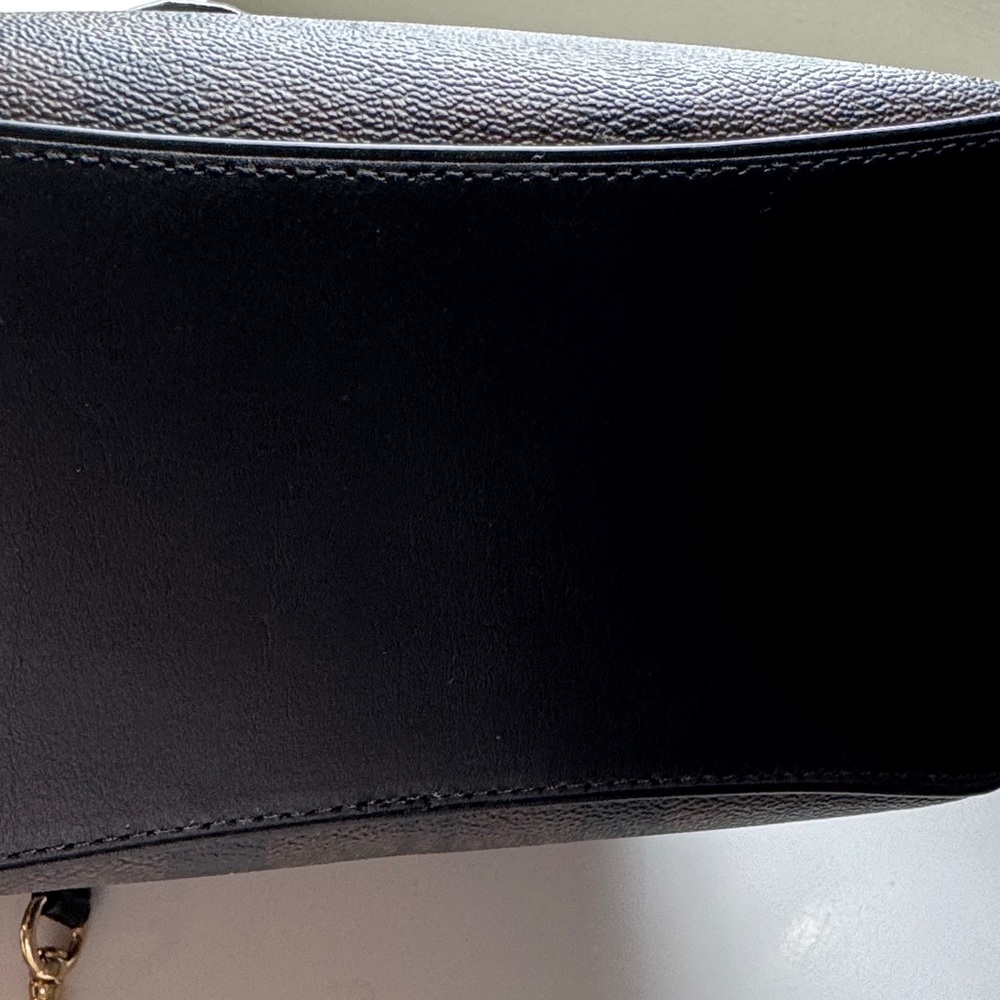 Coach Black Signature Bucket Shoulder Bag with Gold Hardware - Picture 6 of 10